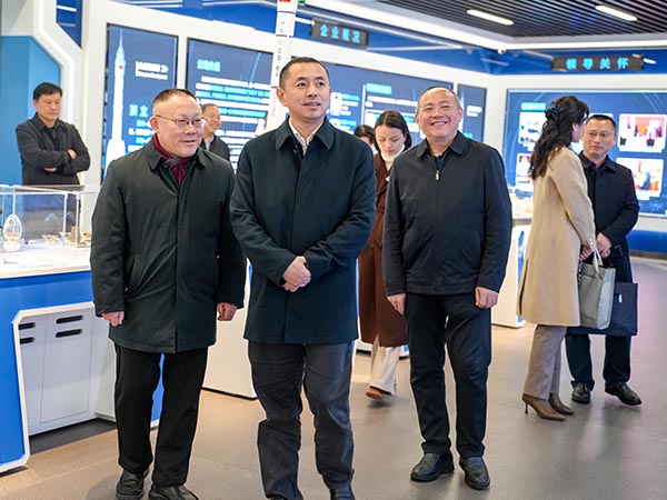 省直機關工委副書記湯立斌一行蒞臨頂立科技調(diào)研 (1).JPG 省直機關工委副書記湯立斌一行蒞臨頂立科技調(diào)研 (1).JPG