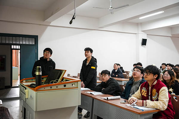 【產(chǎn)教融合新篇章】 湖南工職院“頂立訂單班” 正式啟動 (4).JPG 【產(chǎn)教融合新篇章】 湖南工職院“頂立訂單班” 正式啟動 (4).JPG