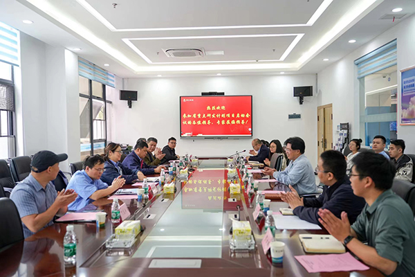 重點研發(fā)計劃項目——“國產(chǎn)大飛機起落架先進熱處理技術(shù)及關(guān)鍵裝備研制”啟動會順利召開 (4).jpg 重點研發(fā)計劃項目——“國產(chǎn)大飛機起落架先進熱處理技術(shù)及關(guān)鍵裝備研制”啟動會順利召開 (4).jpg