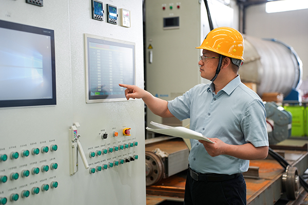 頂立科技胡祥龍博士榮獲“長沙市科技勞?！睒s譽(yù)稱號 (3).jpg